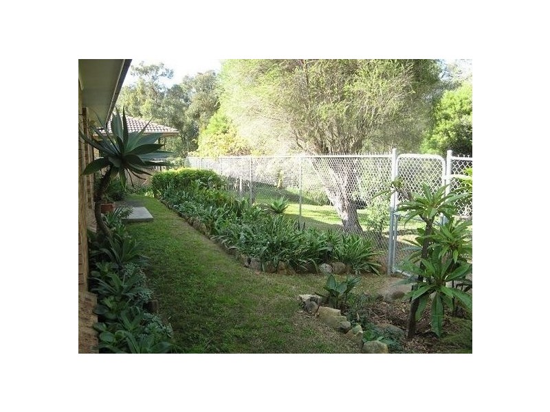 25 Woodlark Place, Glenfield NSW 2167