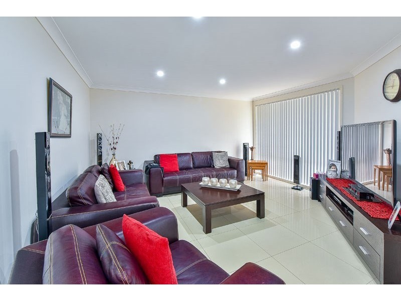 11 Malvolio Street, Rosemeadow NSW 2560