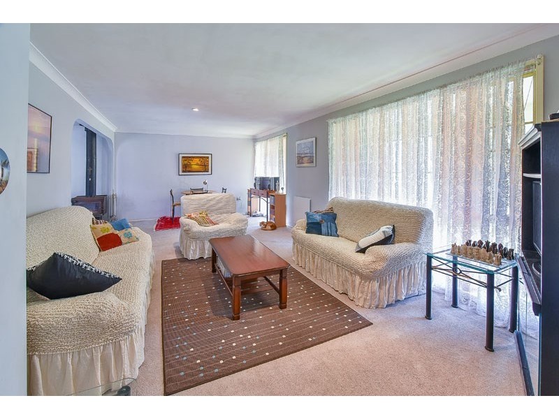 33 West Parade, Hill Top NSW 2575