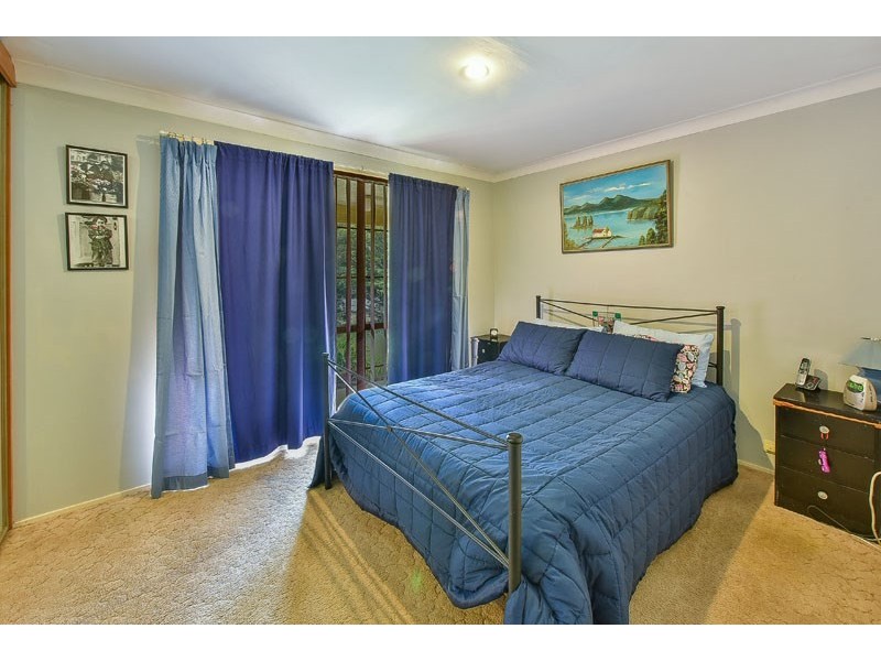 33 West Parade, Hill Top NSW 2575