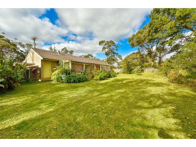 33 West Parade, Hill Top NSW 2575