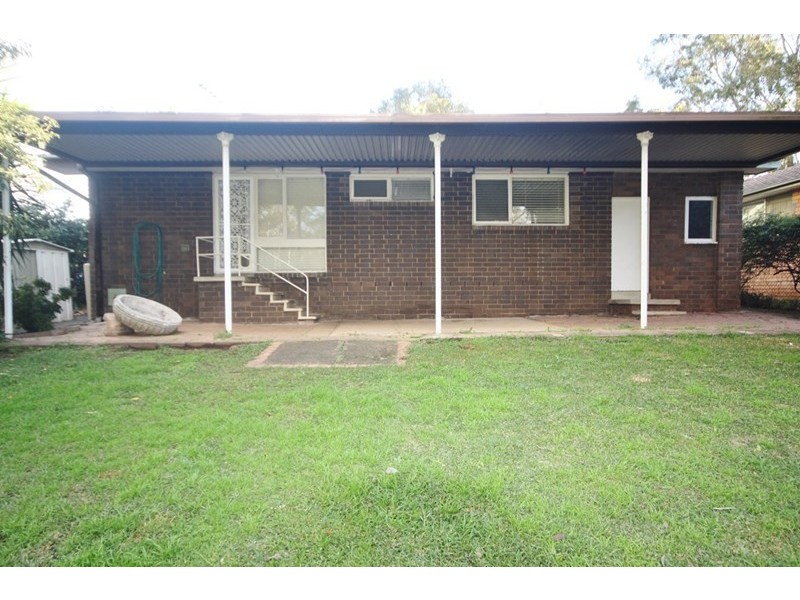 248 The Parkway, Bradbury NSW 2560