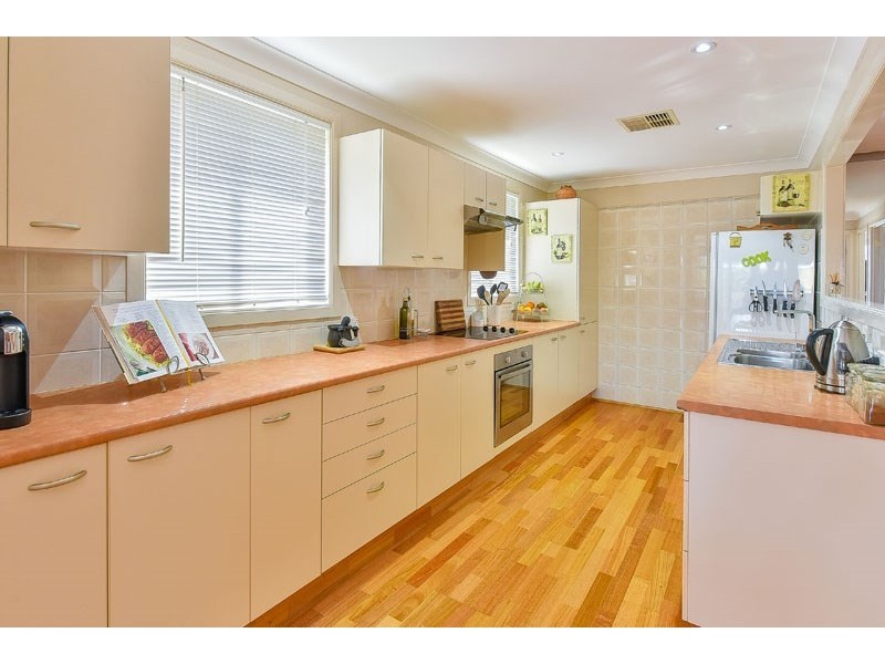 17 Wentworth Drive, Camden South NSW 2570