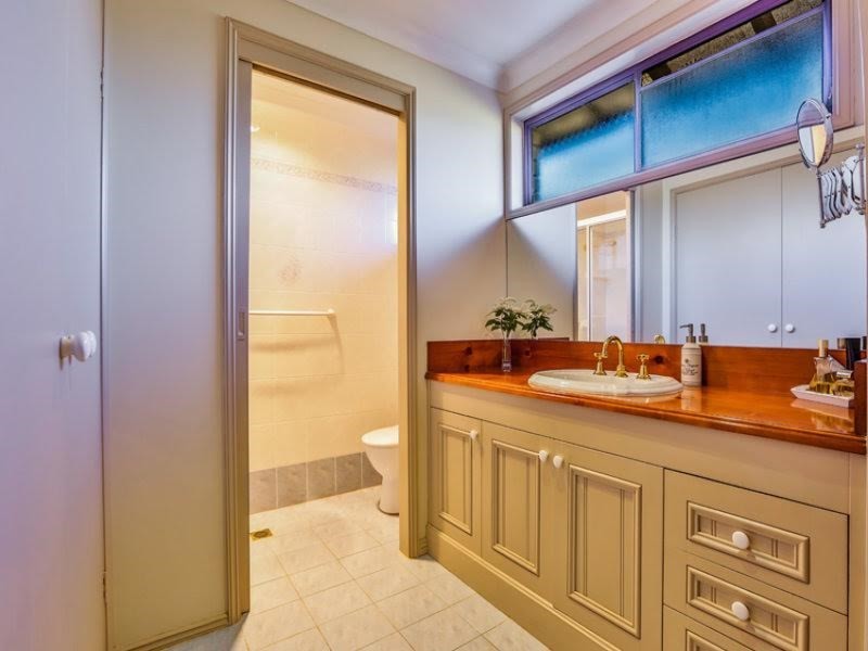 60 Woodland Crescent, Narellan NSW 2567