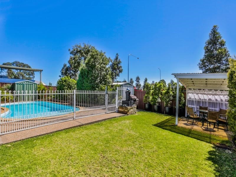 60 Woodland Crescent, Narellan NSW 2567