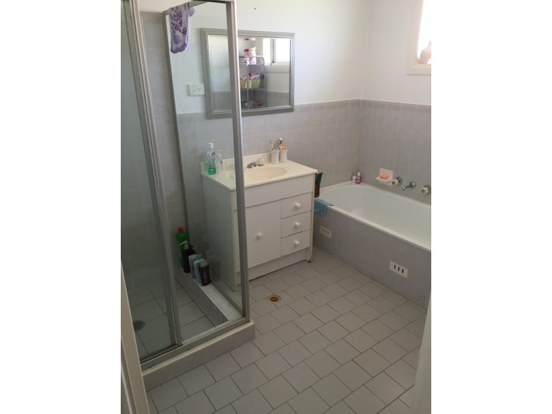 8/8 Wickfield Crescent, Ambarvale NSW 2560