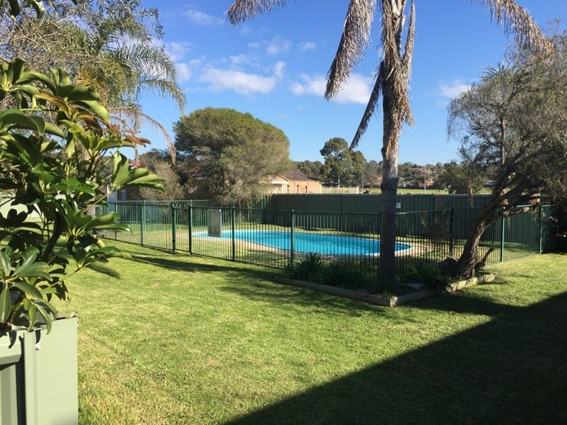 8/8 Wickfield Crescent, Ambarvale NSW 2560