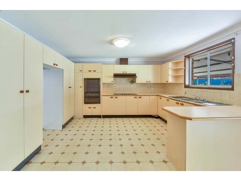 31 Danube Crescent, Kearns NSW 2558