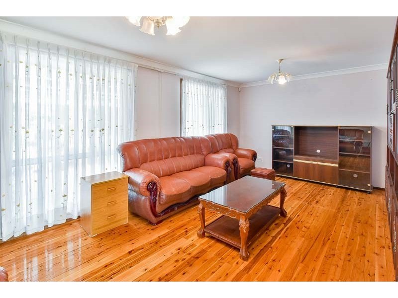 31 Danube Crescent, Kearns NSW 2558