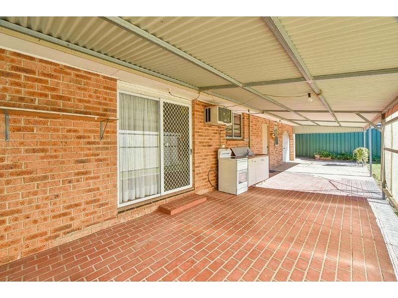 31 Danube Crescent, Kearns NSW 2558