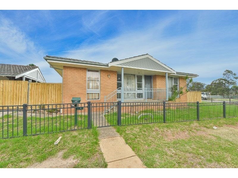 1 Yarrawin Way, Airds NSW 2560