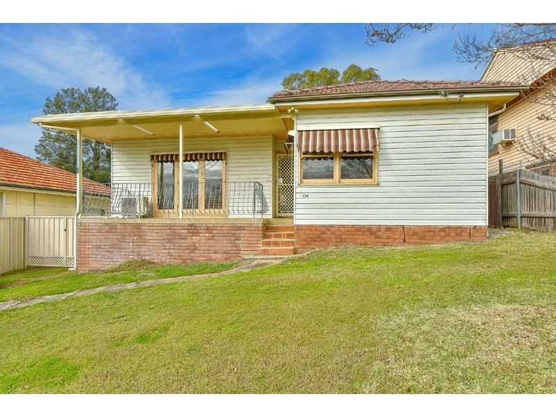 114 LIndesay Street, Campbelltown NSW 2560