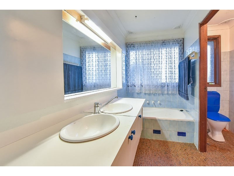 6 Lostock Place, Leumeah NSW 2560