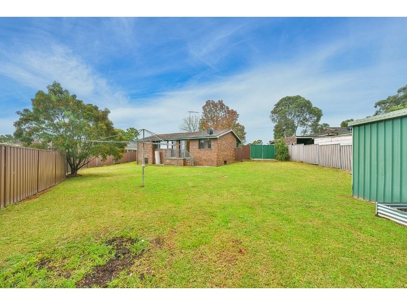 6 Lostock Place, Leumeah NSW 2560