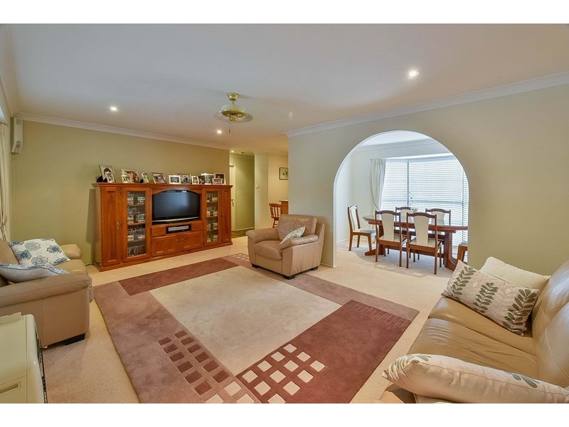 2 Hewitt Place, Minto NSW 2566