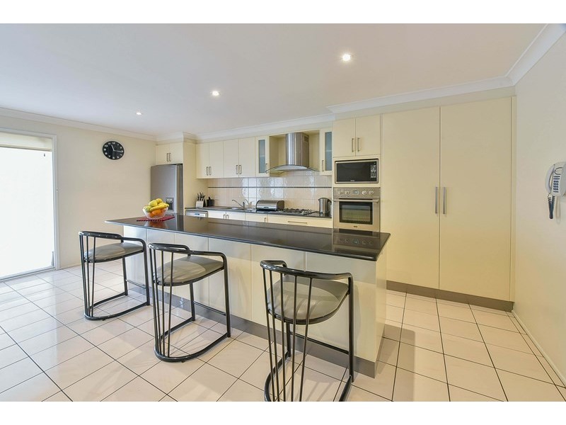 2 Hewitt Place, Minto NSW 2566