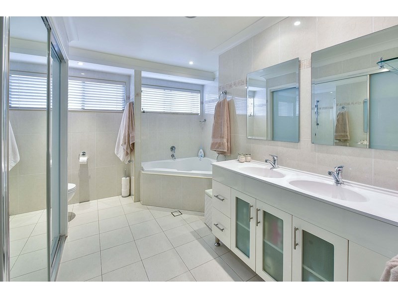 2 Hewitt Place, Minto NSW 2566