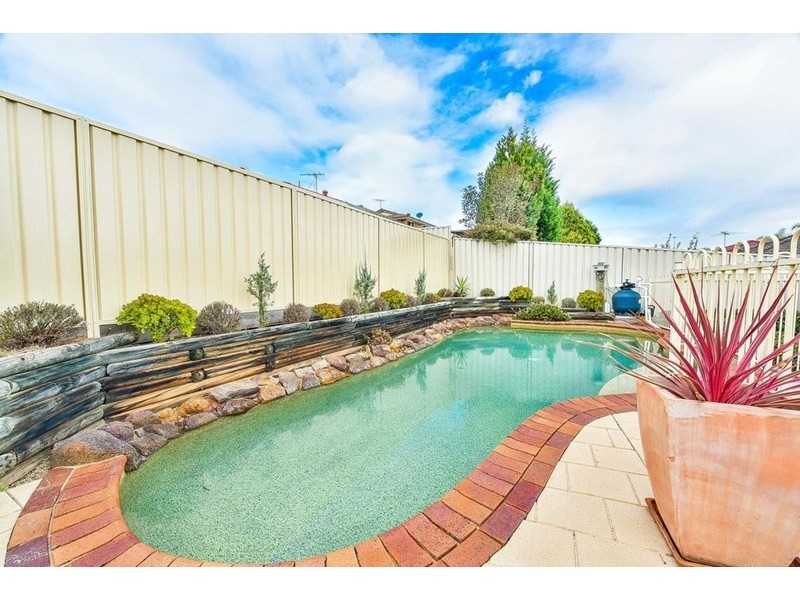 2 Hewitt Place, Minto NSW 2566