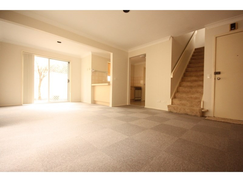 2/168 Cumberland Road, Ingleburn NSW 2565