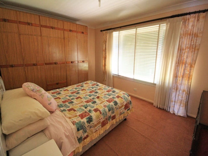 15 Wattle Street, Macquarie Fields NSW 2564