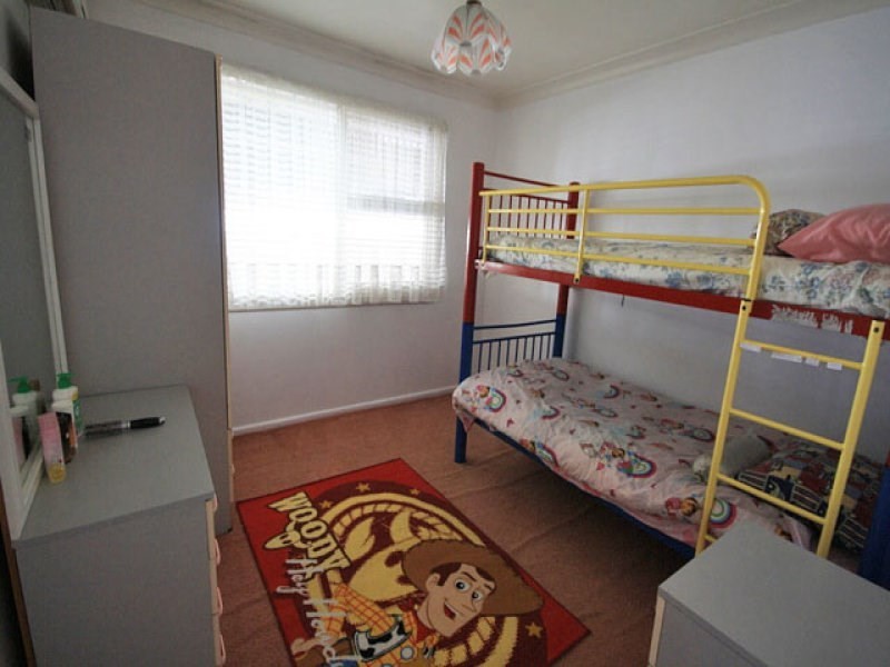 15 Wattle Street, Macquarie Fields NSW 2564