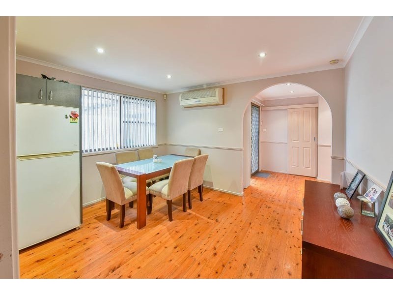 7 Caliban Place, Rosemeadow NSW 2560