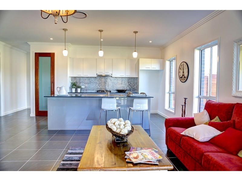 34 Easton Avenue, Spring Farm NSW 2570