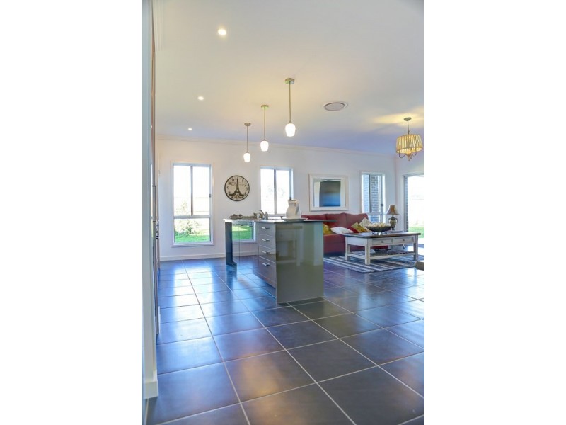 34 Easton Avenue, Spring Farm NSW 2570