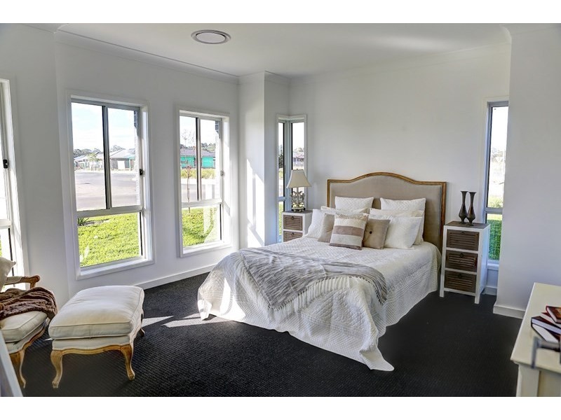 34 Easton Avenue, Spring Farm NSW 2570