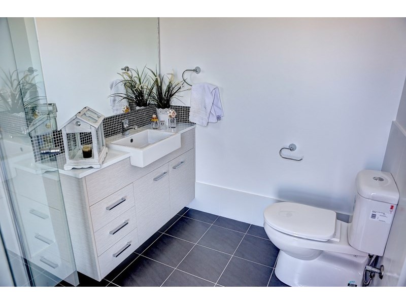 34 Easton Avenue, Spring Farm NSW 2570