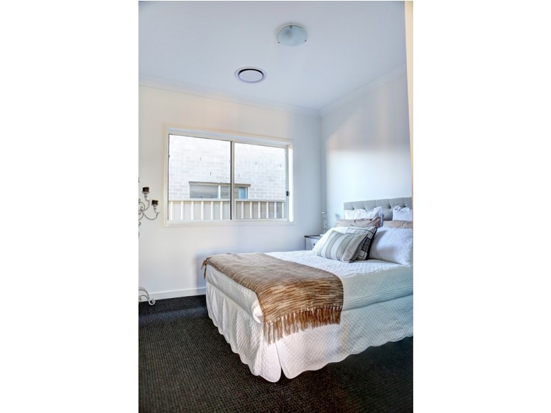 34 Easton Avenue, Spring Farm NSW 2570