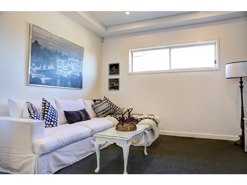 34 Easton Avenue, Spring Farm NSW 2570