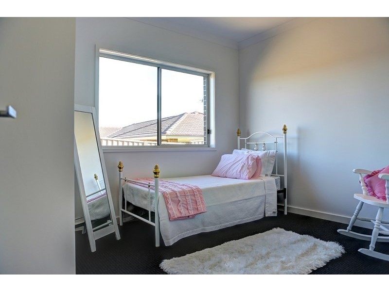 34 Easton Avenue, Spring Farm NSW 2570