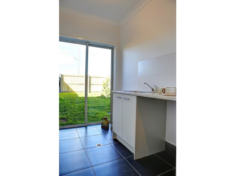 34 Easton Avenue, Spring Farm NSW 2570