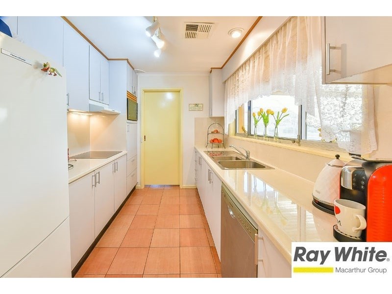 3 Popondetta Place, Glenfield NSW 2167