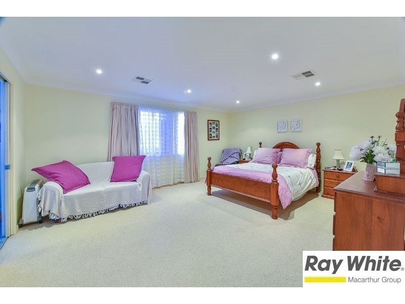 3 Popondetta Place, Glenfield NSW 2167