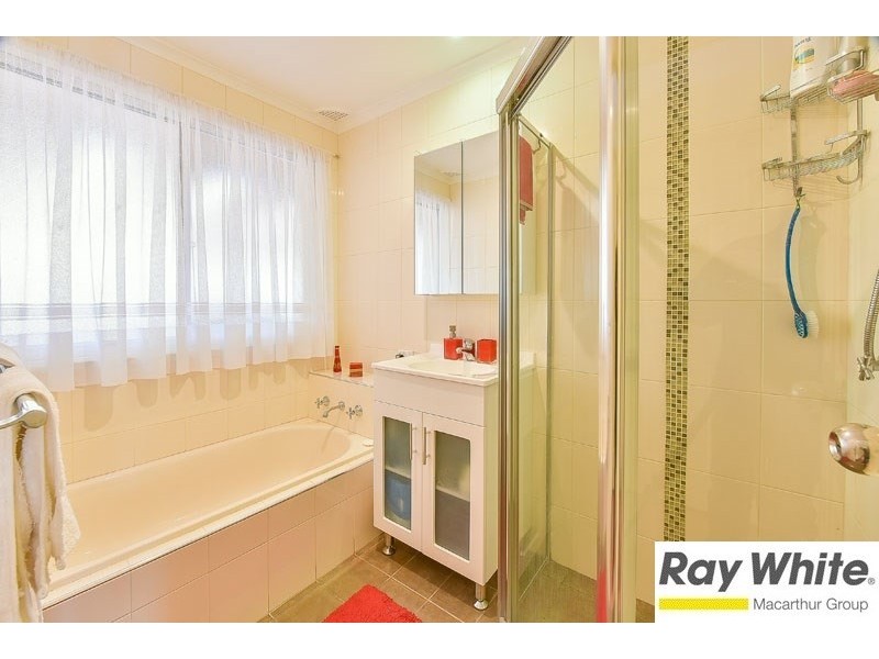 3 Popondetta Place, Glenfield NSW 2167