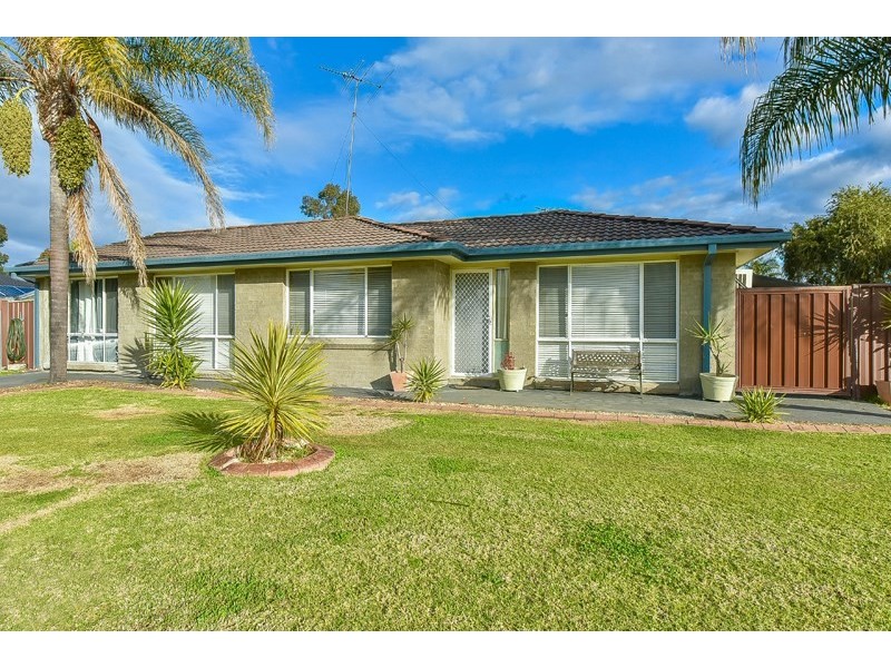 5b Fortinbras Close, Rosemeadow NSW 2560