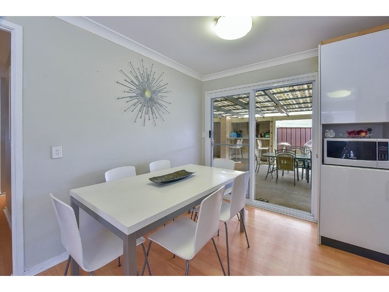 5b Fortinbras Close, Rosemeadow NSW 2560