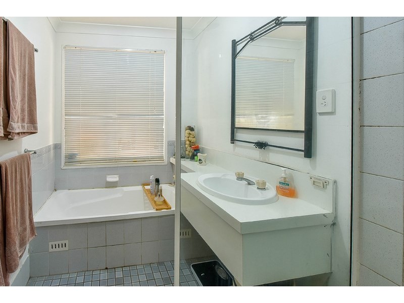 5b Fortinbras Close, Rosemeadow NSW 2560