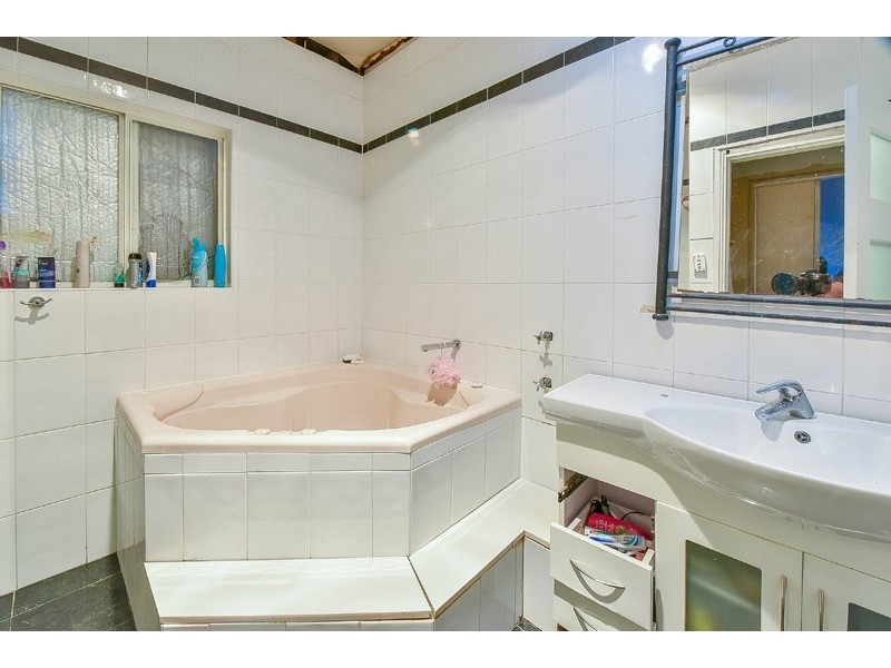 6 Bland Street, Bradbury NSW 2560