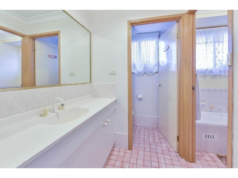 17 Quinion Place, Ambarvale NSW 2560