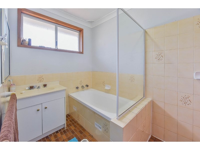 29 Fitzgibbon Lane, Rosemeadow NSW 2560