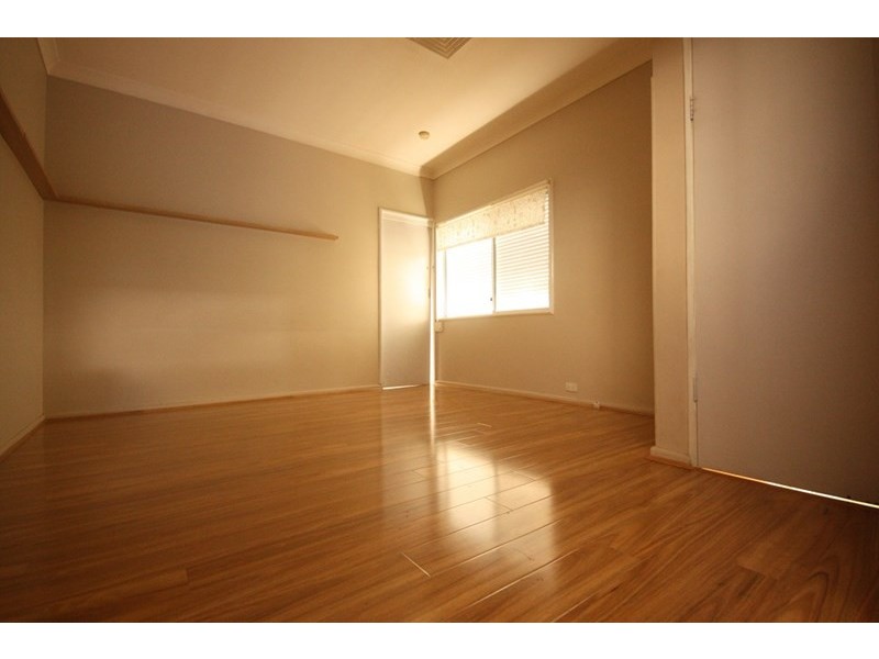 7 Kendall Street, Campbelltown NSW 2560