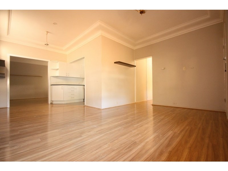 7 Kendall Street, Campbelltown NSW 2560