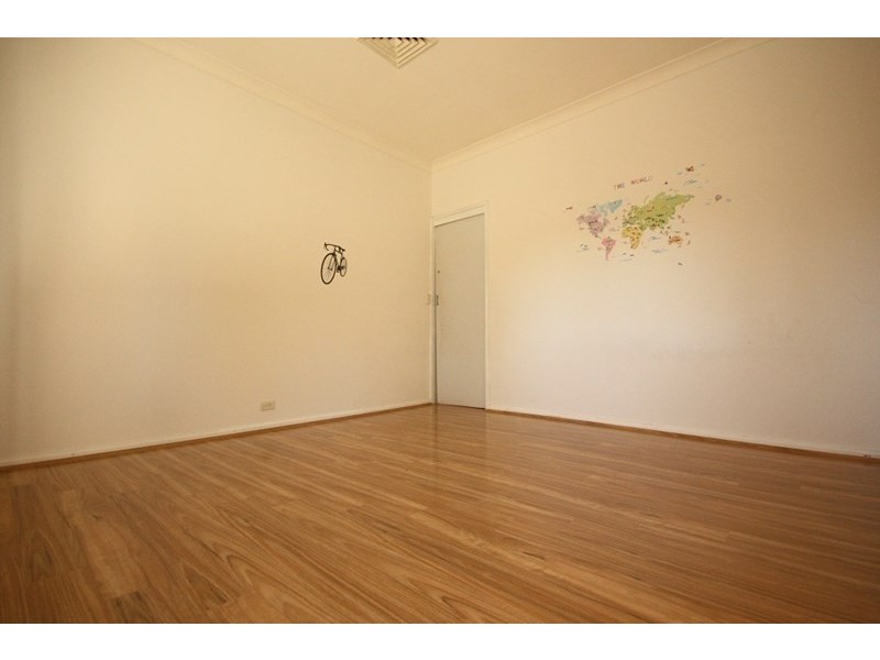 7 Kendall Street, Campbelltown NSW 2560