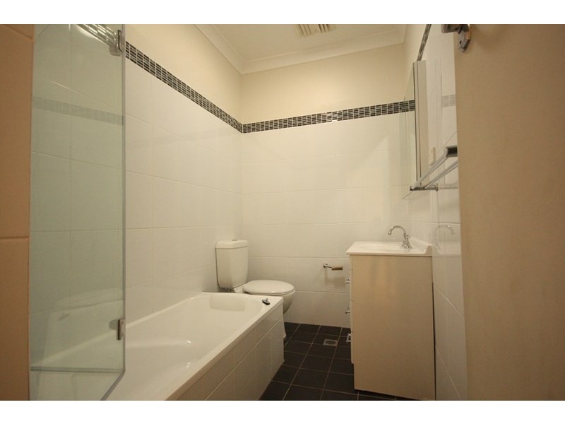 7 Kendall Street, Campbelltown NSW 2560