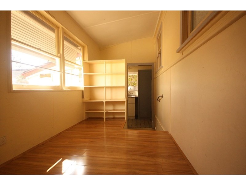 7 Kendall Street, Campbelltown NSW 2560