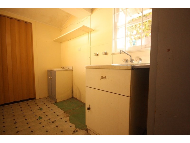 7 Kendall Street, Campbelltown NSW 2560