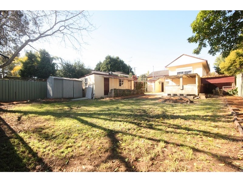 7 Kendall Street, Campbelltown NSW 2560